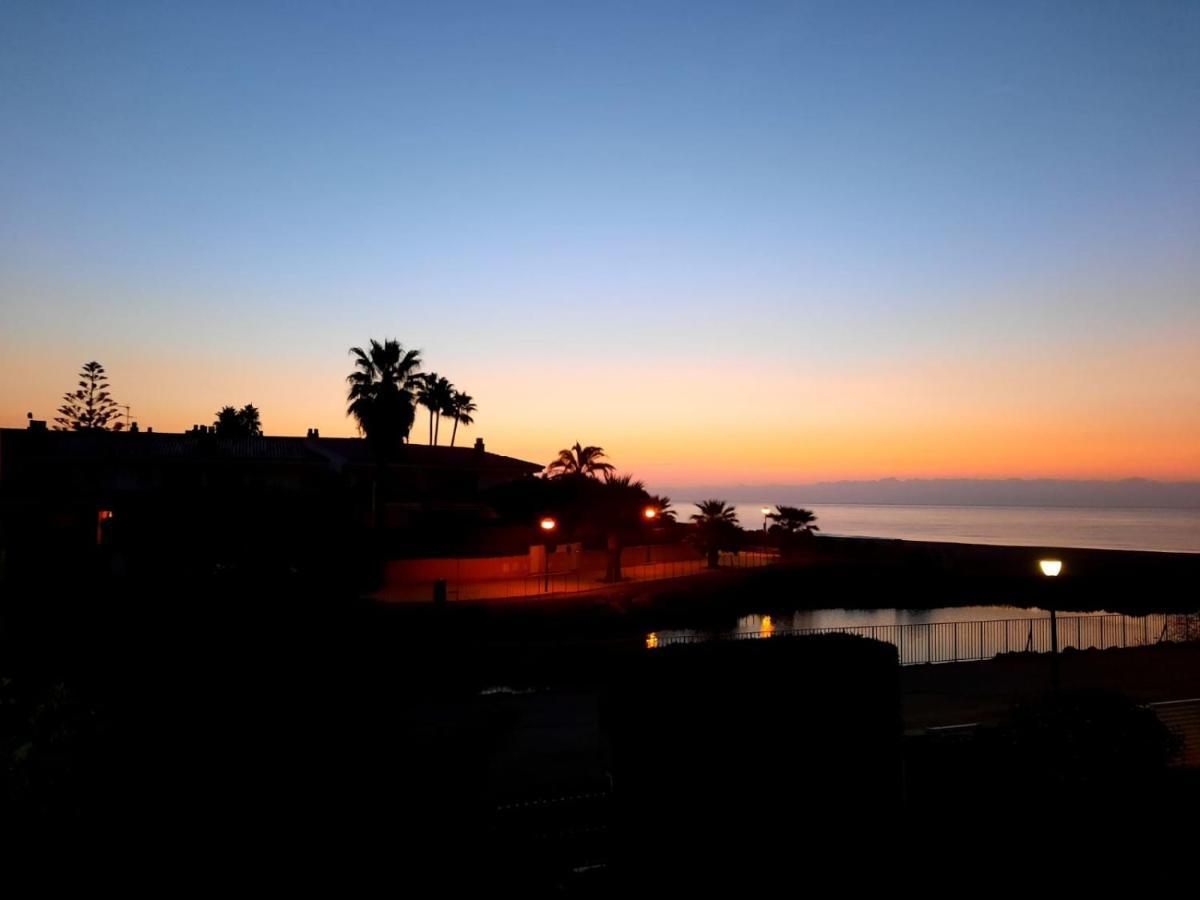 Cosy House With Garden Infront Of The Sea Apartment Creixell Bagian luar foto