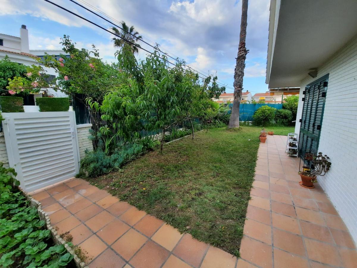 Cosy House With Garden Infront Of The Sea Apartment Creixell Bagian luar foto