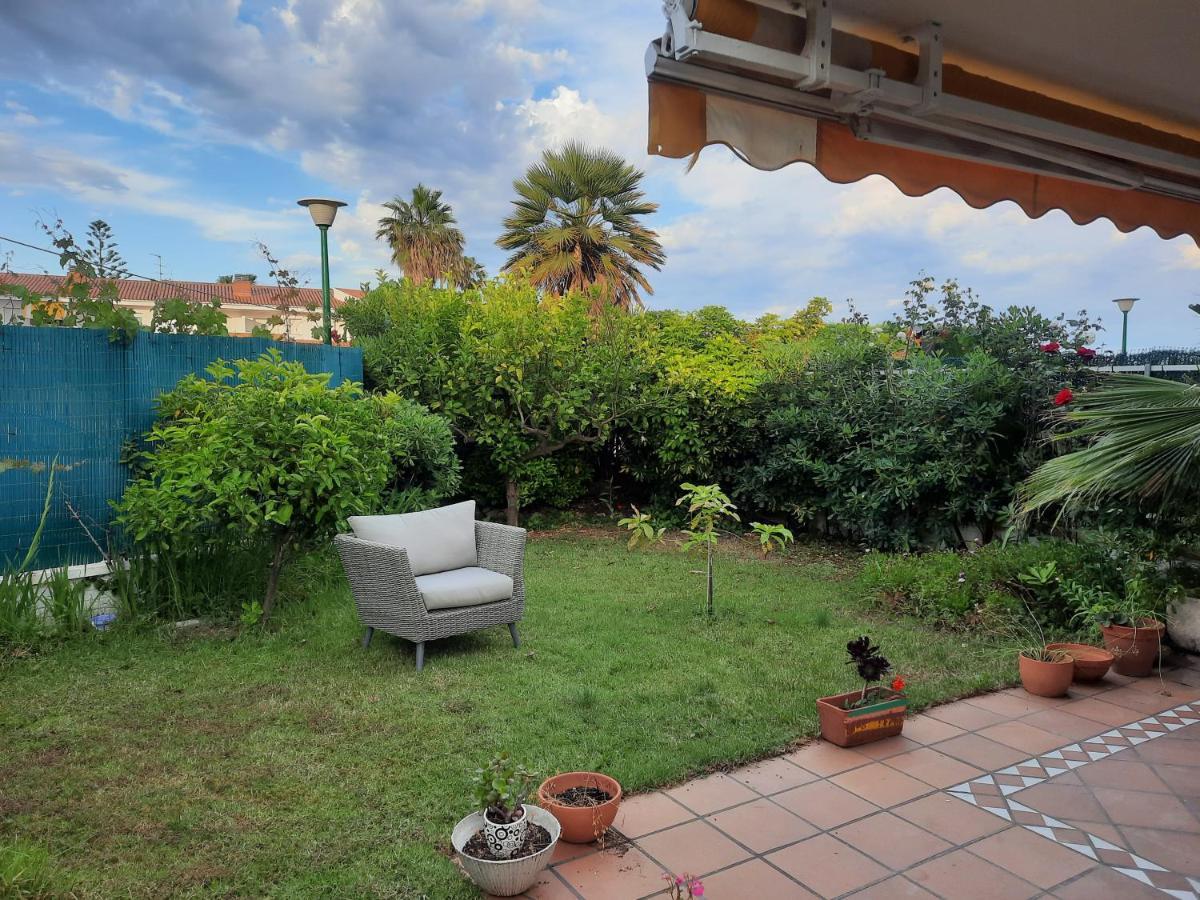 Cosy House With Garden Infront Of The Sea Apartment Creixell Bagian luar foto